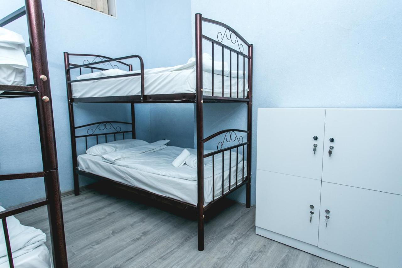 Sherlock Holmes Hostel Baky Esterno foto