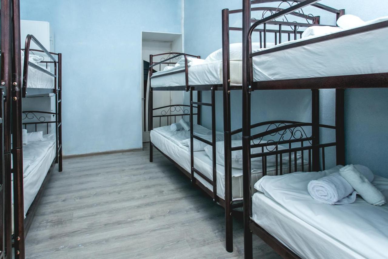 Sherlock Holmes Hostel Baky Esterno foto