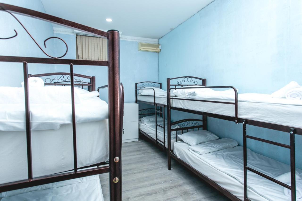 Sherlock Holmes Hostel Baky Esterno foto
