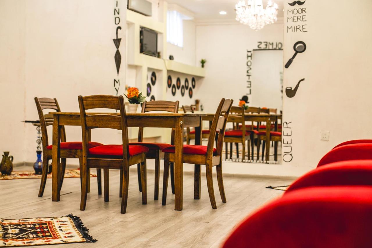 Sherlock Holmes Hostel Baky Esterno foto