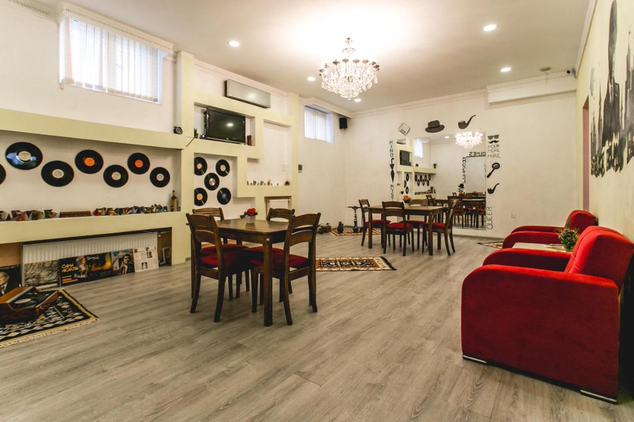 Sherlock Holmes Hostel Baky Esterno foto