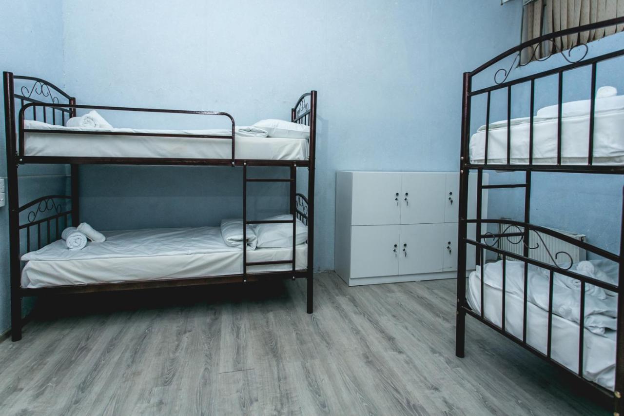 Sherlock Holmes Hostel Baky Esterno foto
