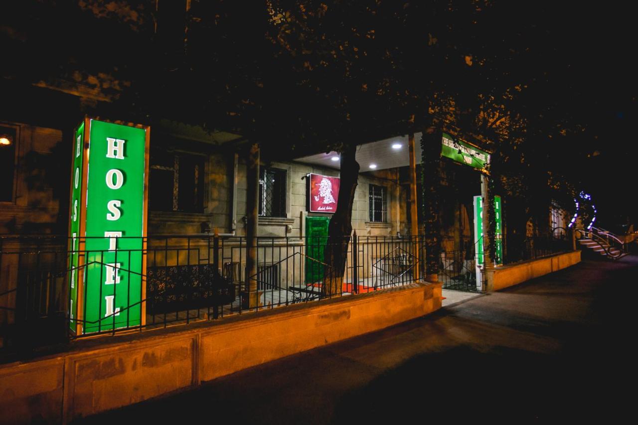 Sherlock Holmes Hostel Baky Esterno foto