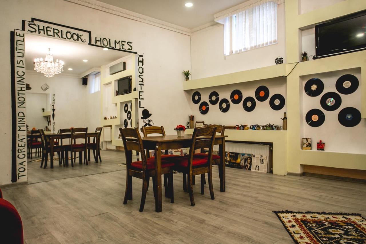 Sherlock Holmes Hostel Baky Esterno foto
