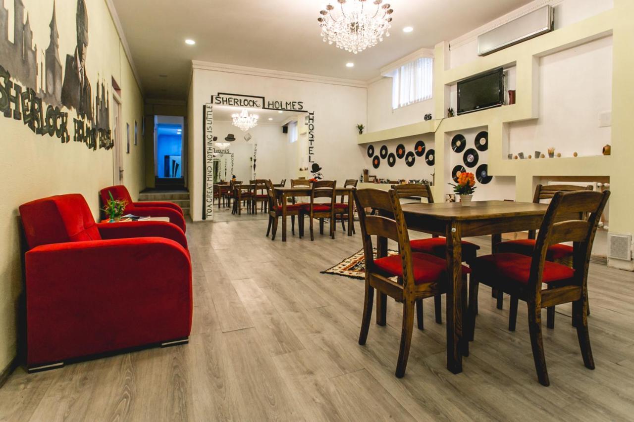 Sherlock Holmes Hostel Baky Esterno foto