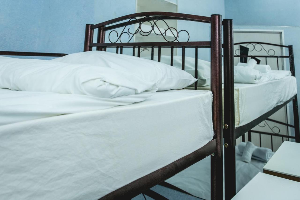 Sherlock Holmes Hostel Baky Esterno foto